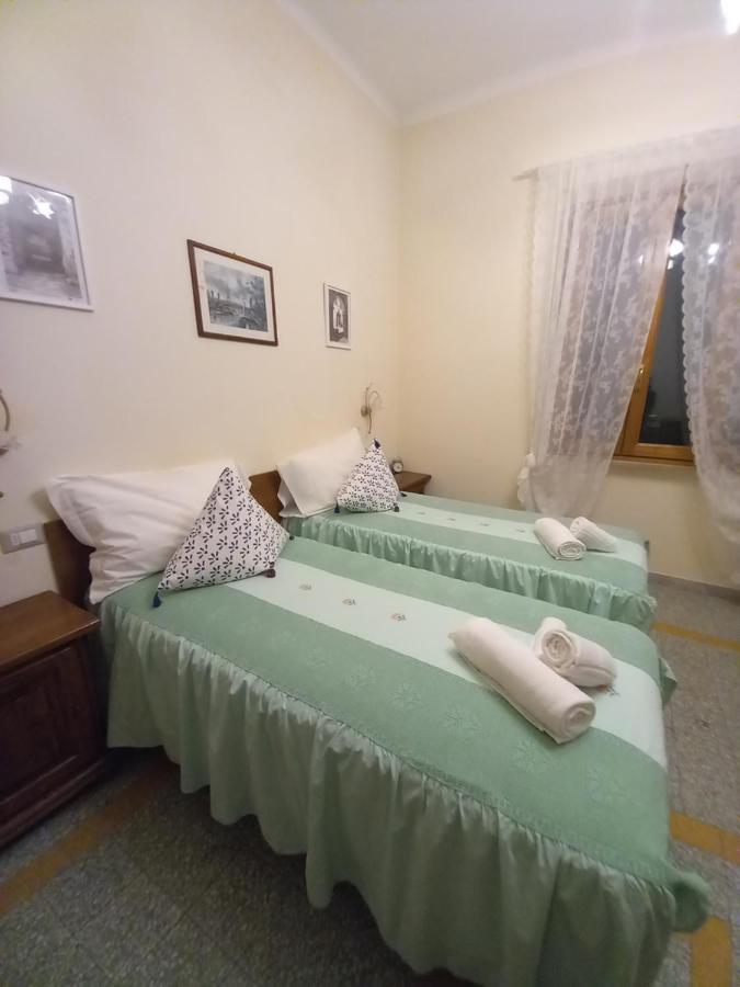 لوكا Bnb Villa Melany Vicino Centro المظهر الخارجي الصورة